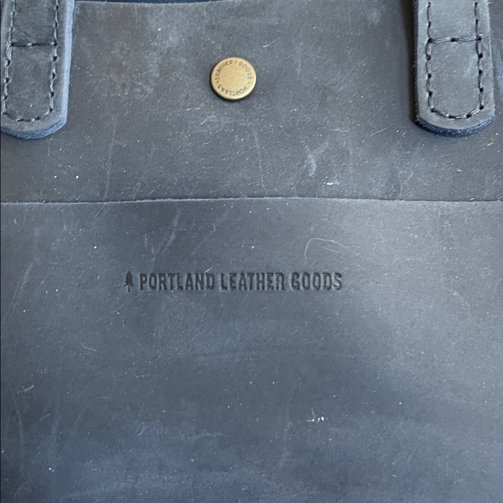 Chic Navy Leather Tote - Picture 5 of 7